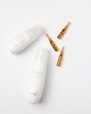 👩Tři kroky k dokonale silným vlasům - vše začíná pokožkou hlavy. 🫧 1️⃣ Očista – Medul Šetrný, ale účinný šampon, který...